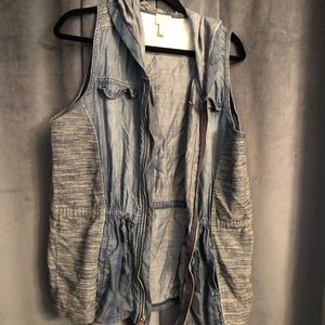 Chico’s denim sleeveless hooded jacket
